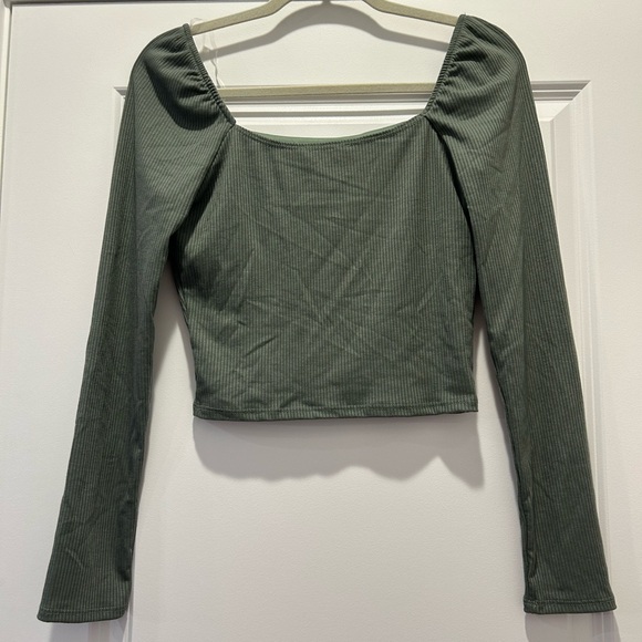 Lush slightly cropped ribbed long sleeve - Picture 2 of 2